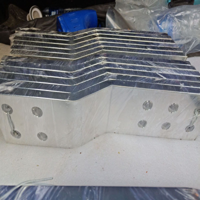 無錫銅排打孔折彎電鍍廠家直接定做,現(xiàn)貨,價(jià)格優(yōu)惠
